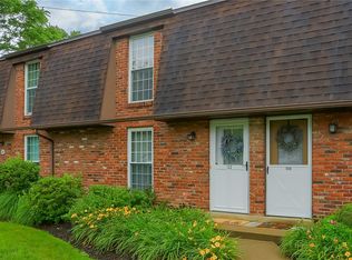 122 Baun Dr, Coraopolis, PA