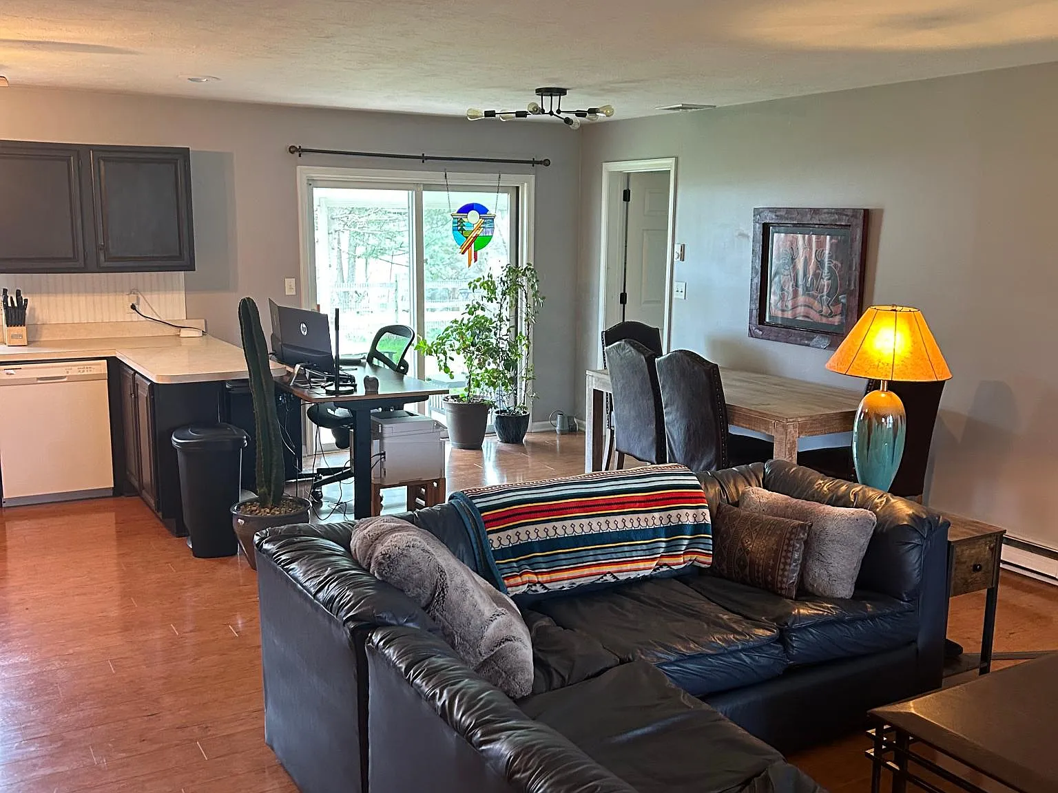 3 bed, 1.5 bath, 1212 sqft, $2,200 — Photo 4