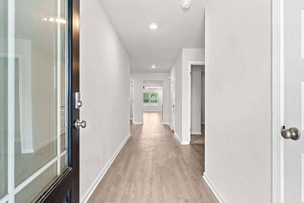 4 bed, 2.0 bath, 1830 sqft, $2,200 — Photo 1
