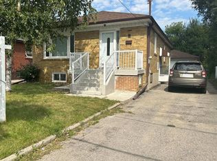 9 Macleod St, Toronto, ON M6L 2M7