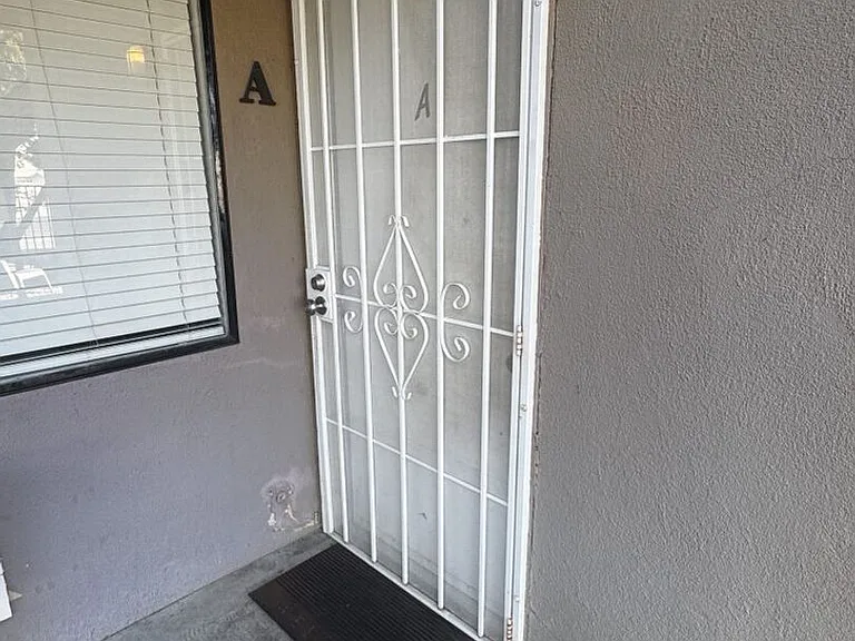 425 S 3rd Ave #A — Photo 2