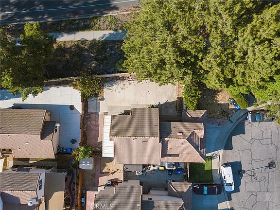 3rd image of 6836 Hudson Ct
