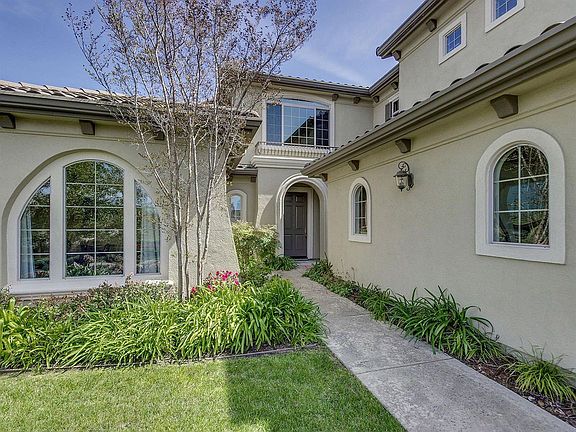 2nd image of 1011 Terracina Dr