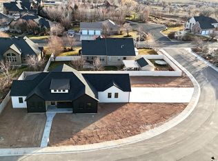 1205 W Grayhawk Loop, Roosevelt, UT 84066