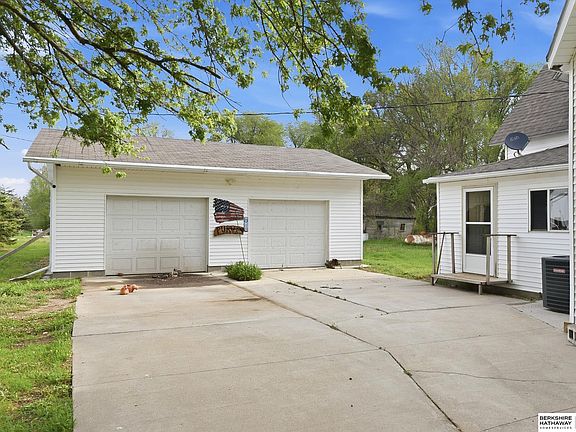 3rd image of 2416 F Rd