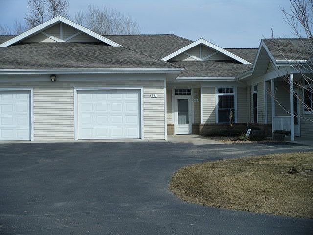 1st image of 634 N Shore Dr