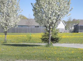 1306 Moon Ridge Ct, Kaukauna, WI 54130