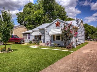 505 S Santa Fe St, Wolfe City, TX 75496