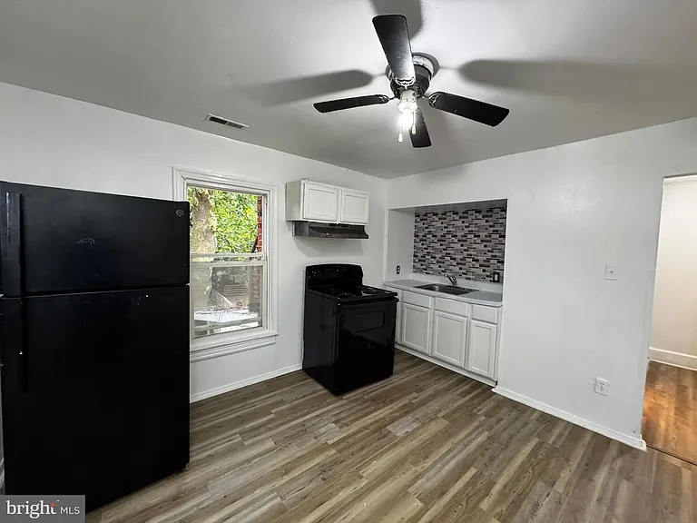 323 E Vine St #2 — Photo 5