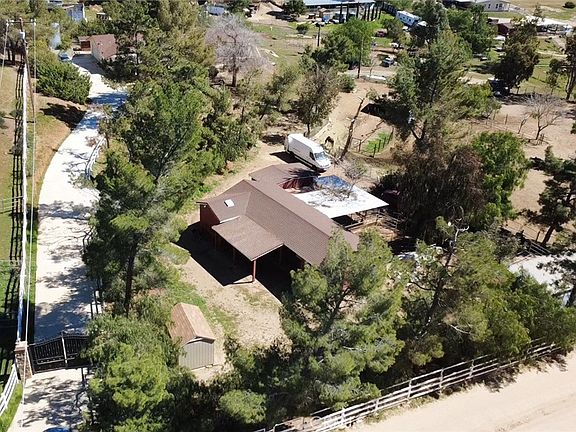 4th image of 33716 Hubbard Rd