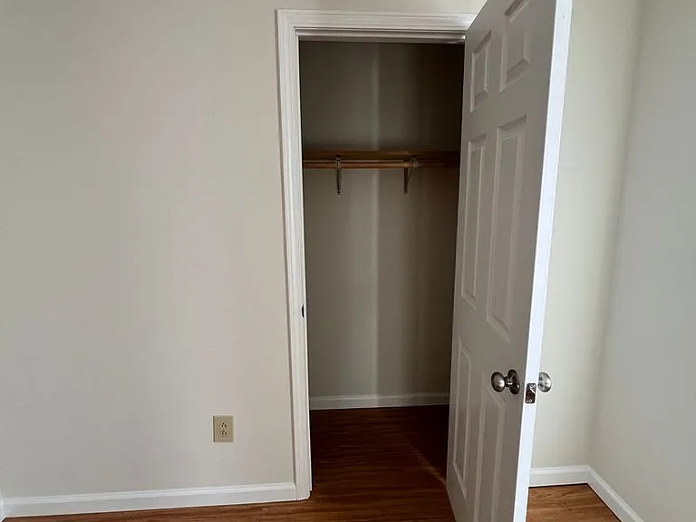 602 Bristol Ct — Photo 15