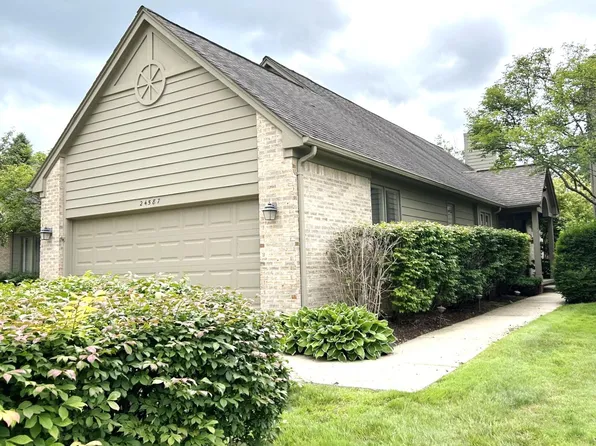 24587 Enchanted Dr, Novi, MI 48374