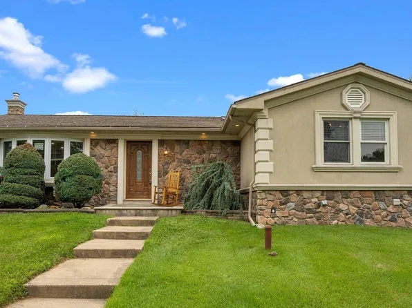 1110 New Chestnut St, Bristol, PA 19007