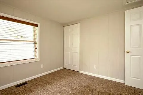 433 Briarhill Ct — Photo 13