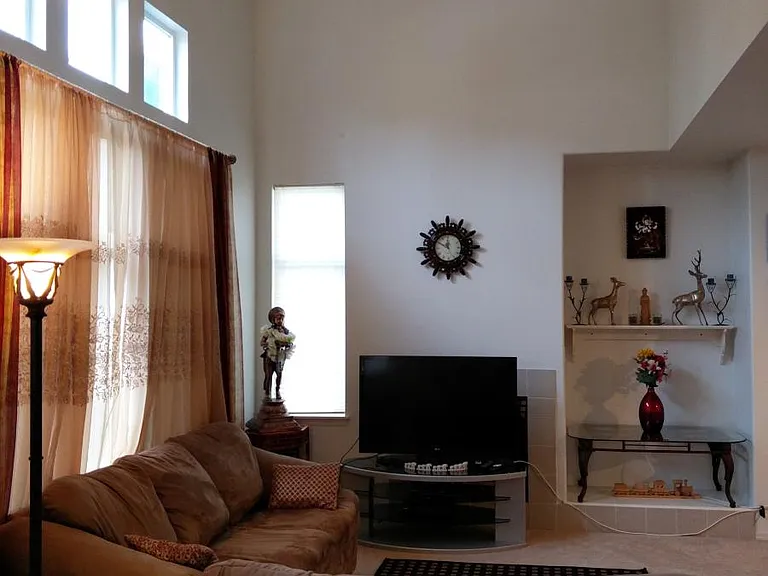 15047 NE 8th Pl — Photo 2