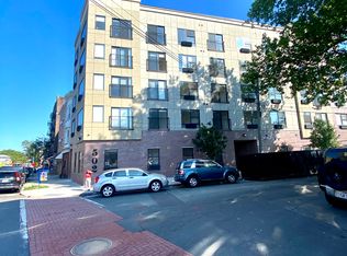 506 Market St #4F, Newark, NJ 07105