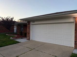 3465 Fox Hill Dr, Sterling Heights, MI 48310