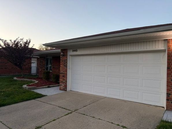 3465 Fox Hill Dr