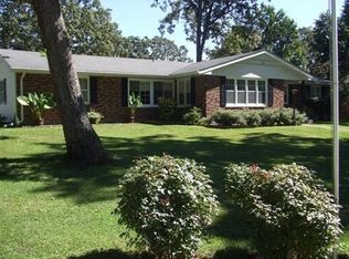 2834 Ridgewood Dr, West Plains, MO 65775