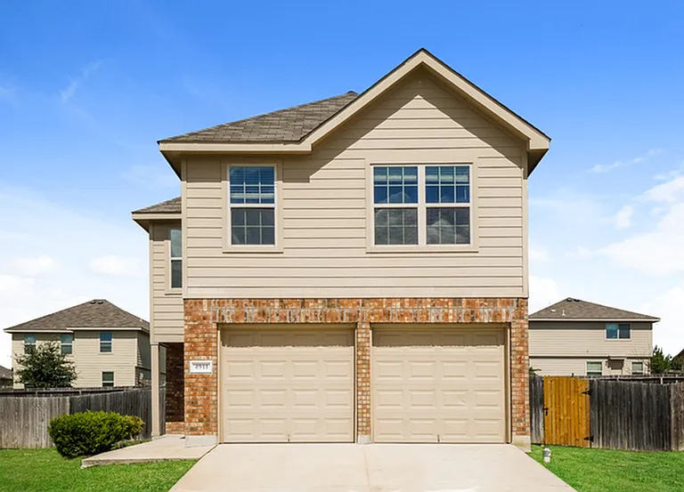 4911 War Horse Dr — Photo 1