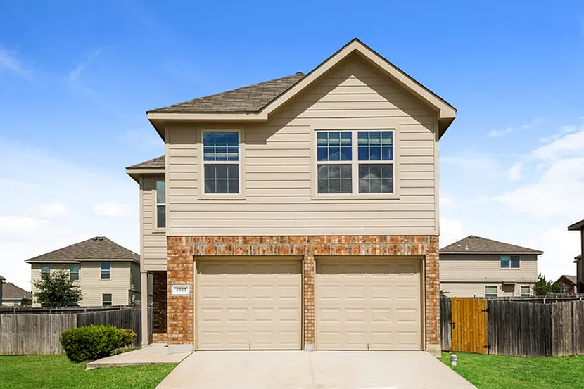 4911 War Horse Dr