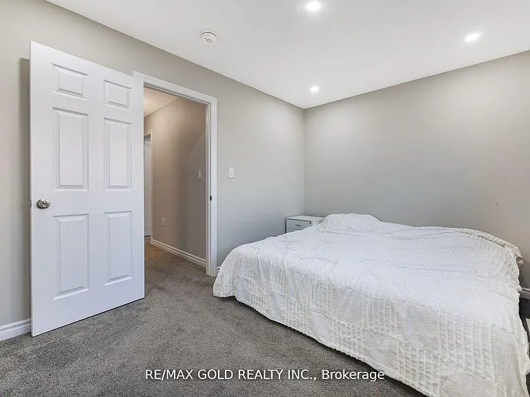 1357 Calais Dr — Photo 16