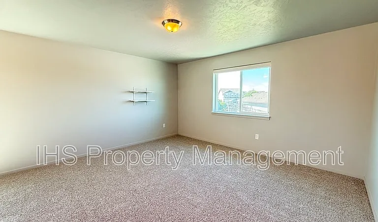 5814 Sidon Ln — Photo 8