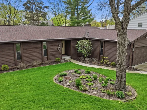 522 Lorraine Ave, Bowling Green, OH 43402