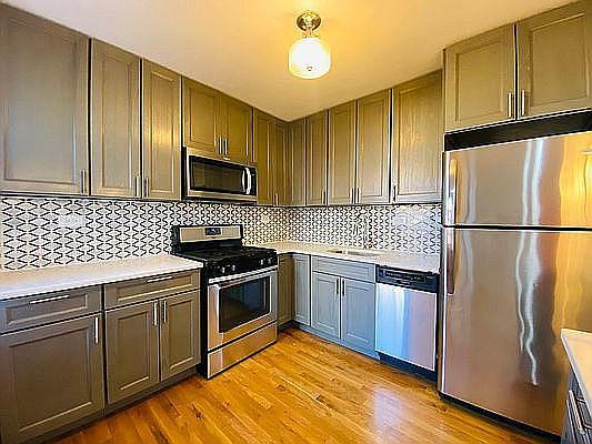 2nd image of 530 W 236th St APT 5N