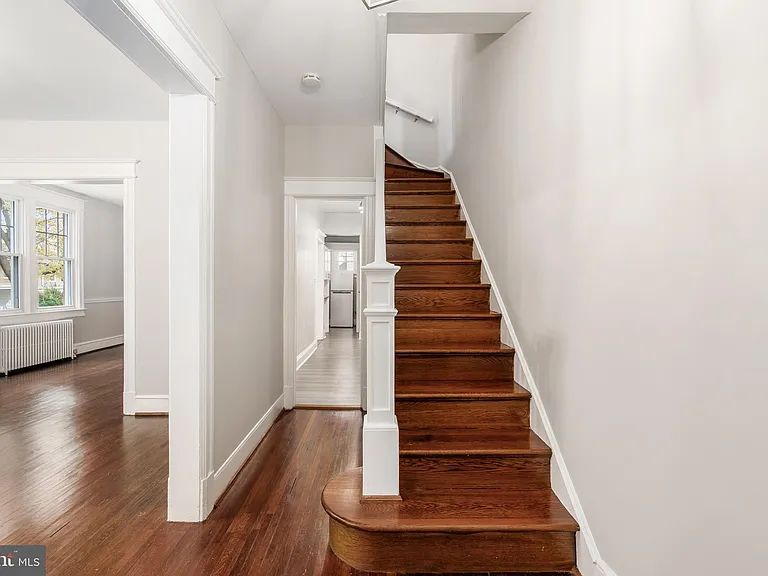 900 Madison St NW #B — Photo 6