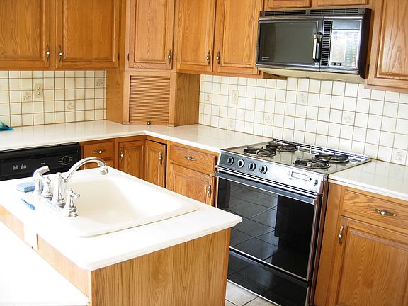 Gray Street Kitchen Slocum Realty