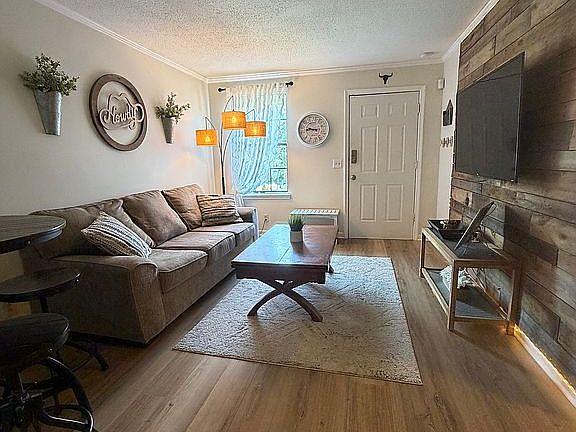 3rd image of 2713 Bullock Ave