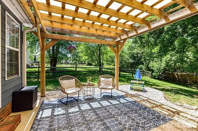 4131 Huntmeadow Dr — Photo 4