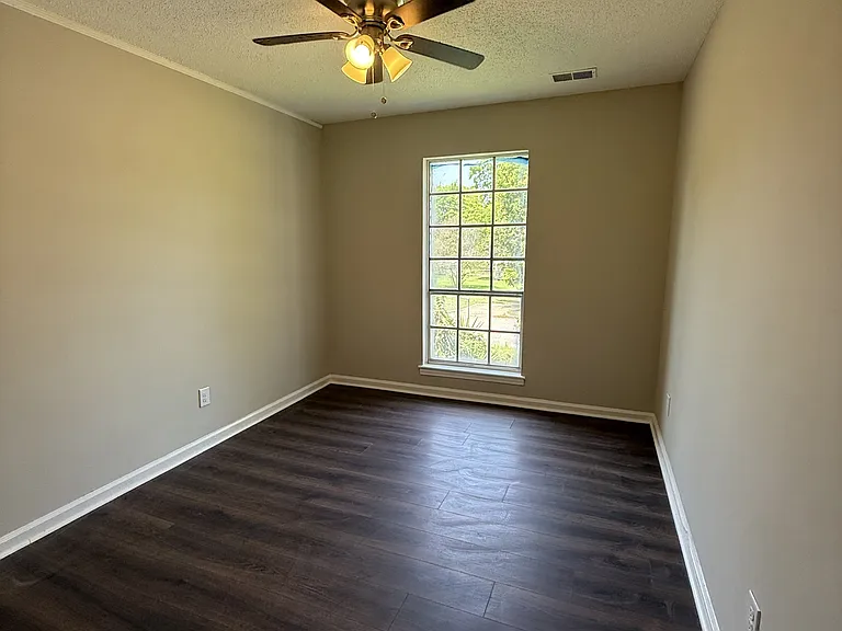 405 Nevada St — Photo 10