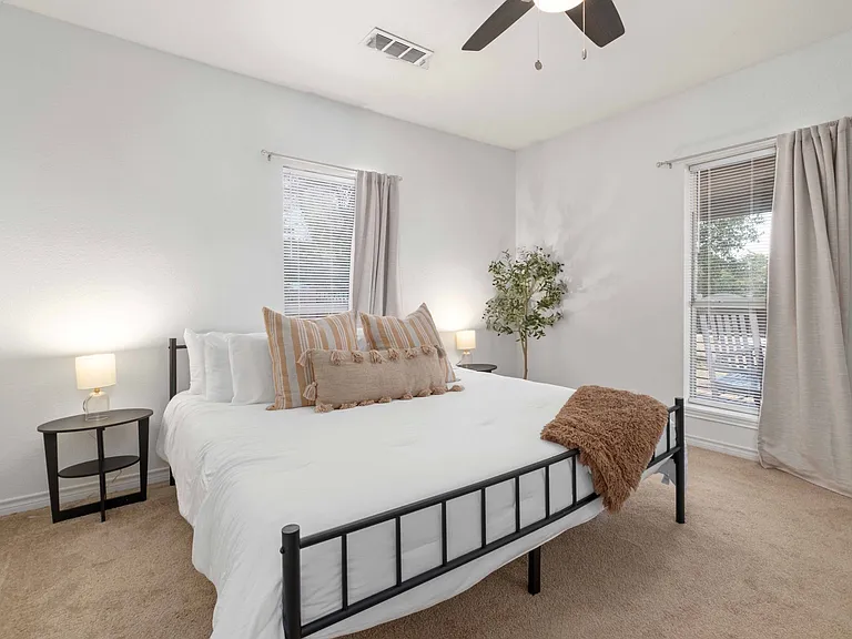 902 Presa Arriba Rd #A — Photo 10