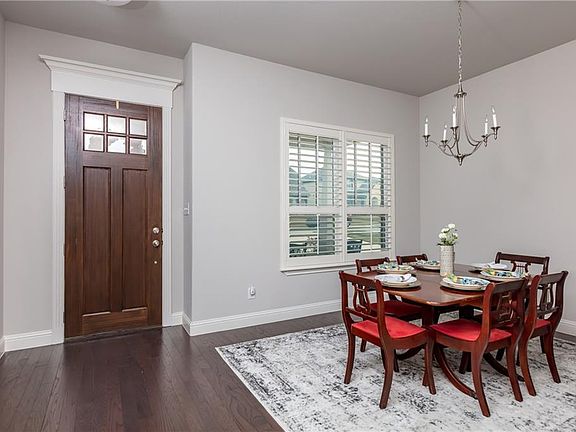5th image of 322 Bluestem Ln