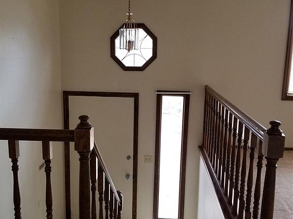 5th image of 2415 Arlington Pl