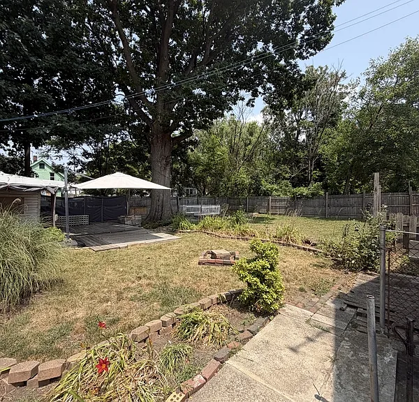 9805 Nelson Ave — Photo 8