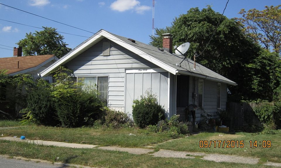 1st image of 940 E Indianola Ave