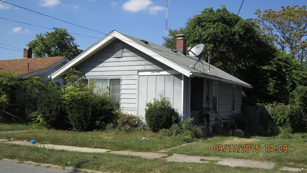 940 E Indianola Ave photo 1