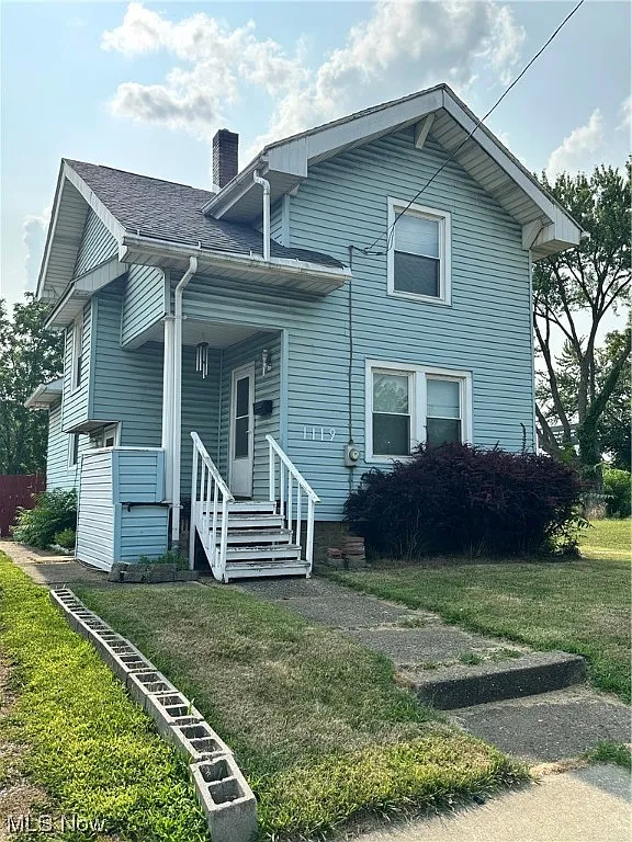 1119 1st St NE photo 1