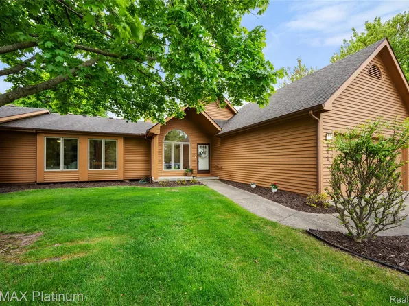222 Glenwood Ave, Fenton, MI 48430