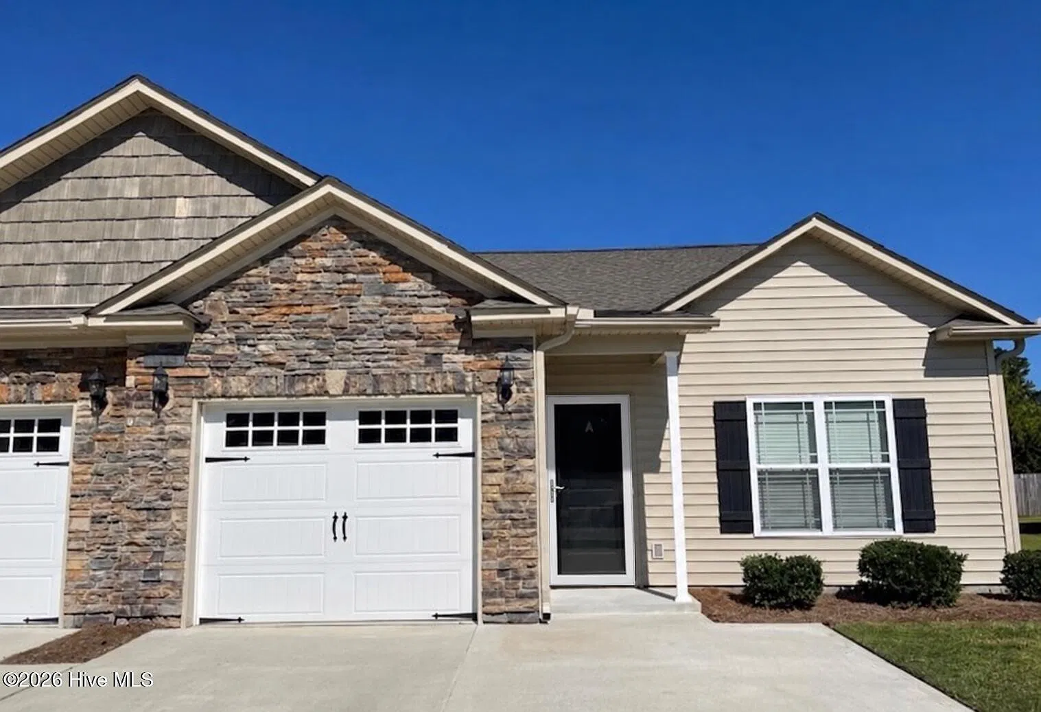 3 bed, 2.0 bath, $1,700 — Photo 1