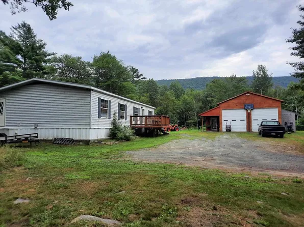 16 Hill View Dr, Canaan, NH 03741