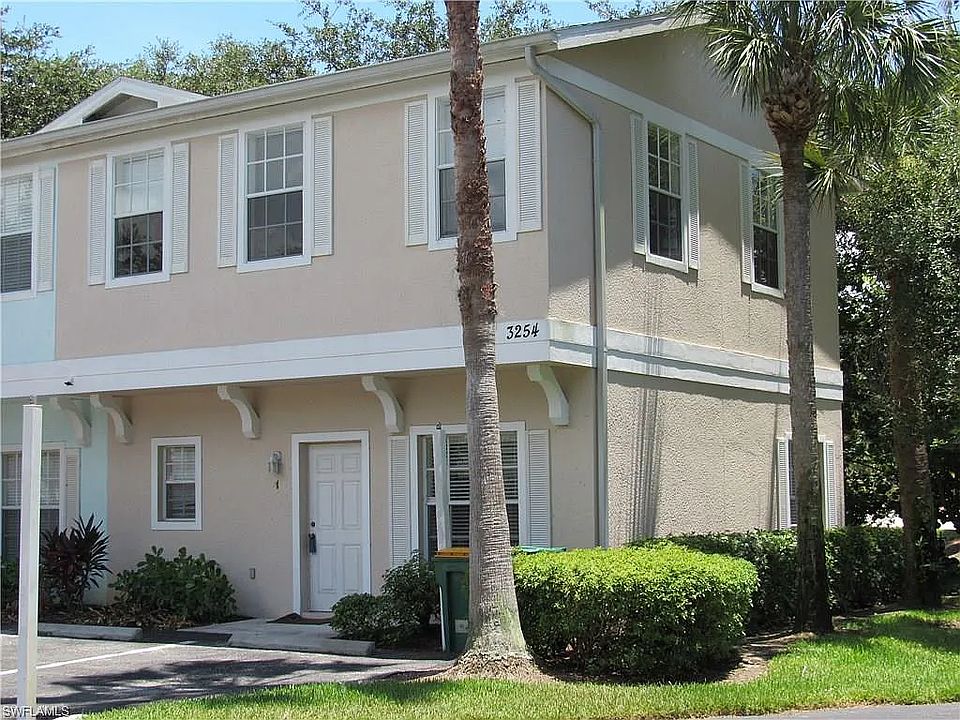 Front/Side view of townhouse