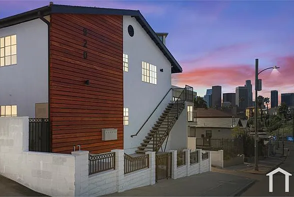 920 Everett St — Photo 21