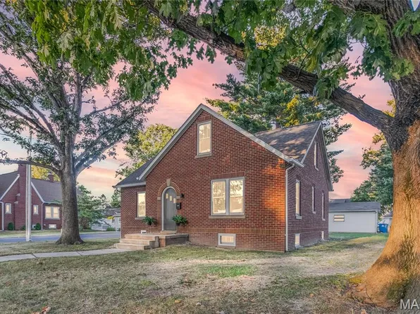 1601 Poplar St, Highland, IL 62249