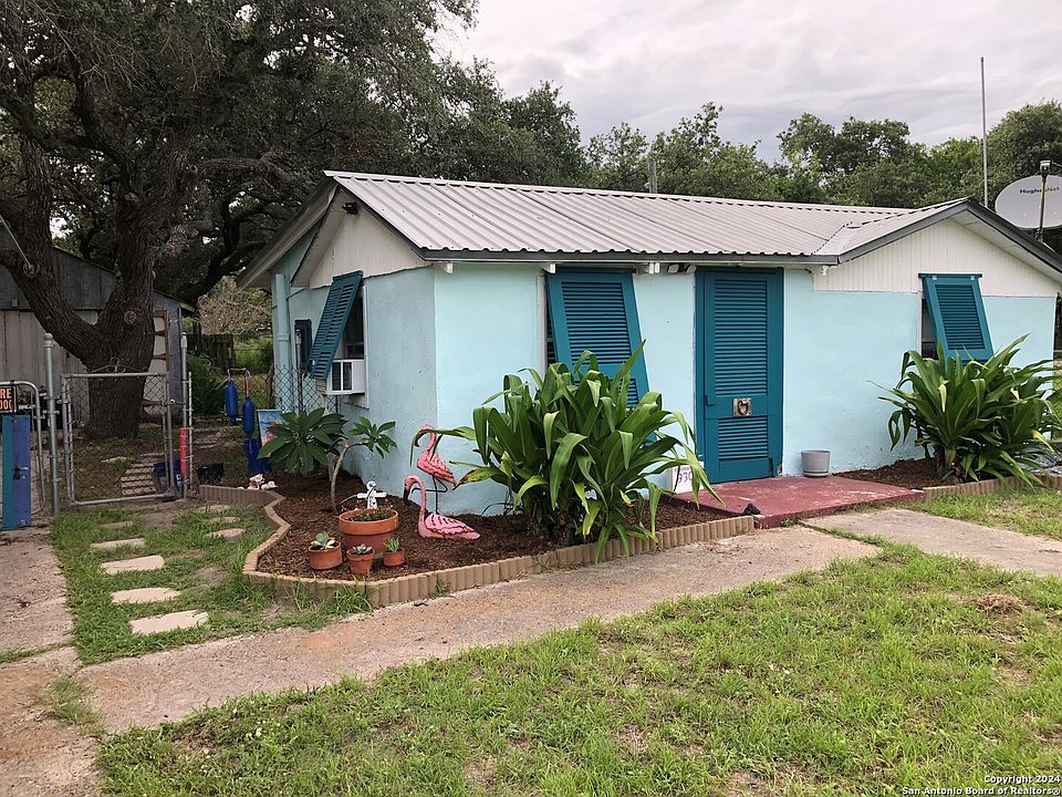 1st image of 930 N Houston