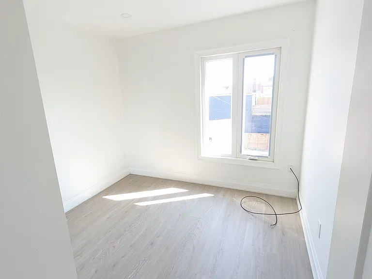 1865 Davenport Rd #2 — Photo 2