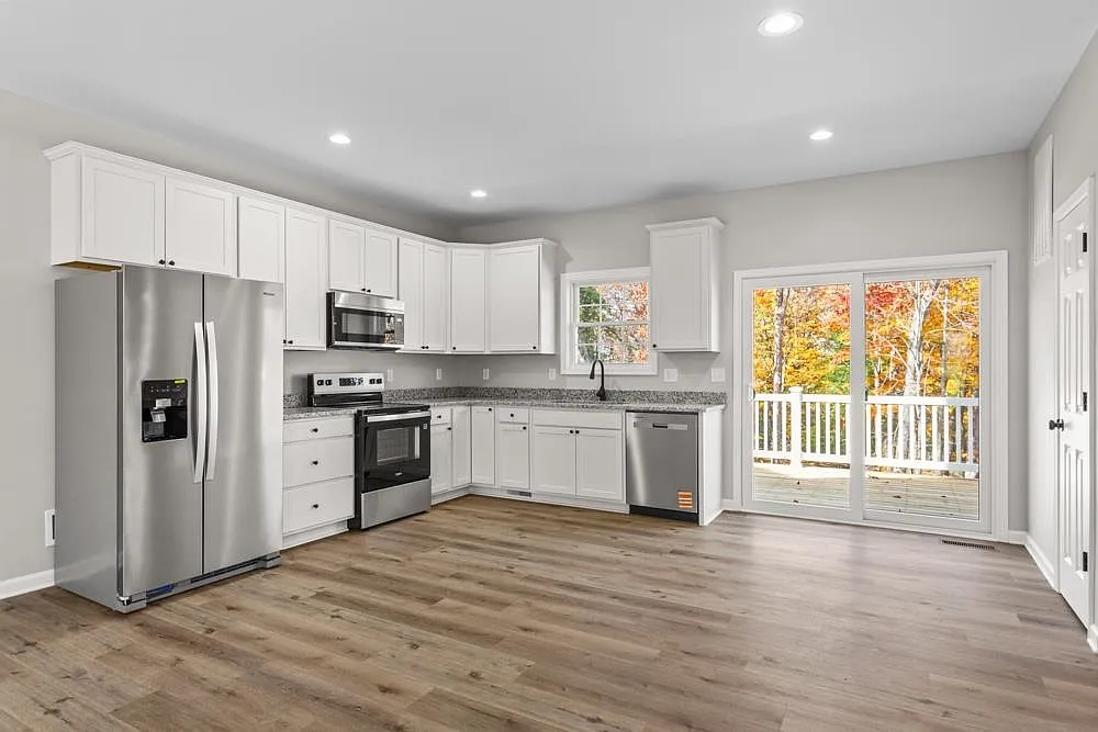 3 bed, 2.5 bath, 1439 sqft, $2,400 — Photo 3